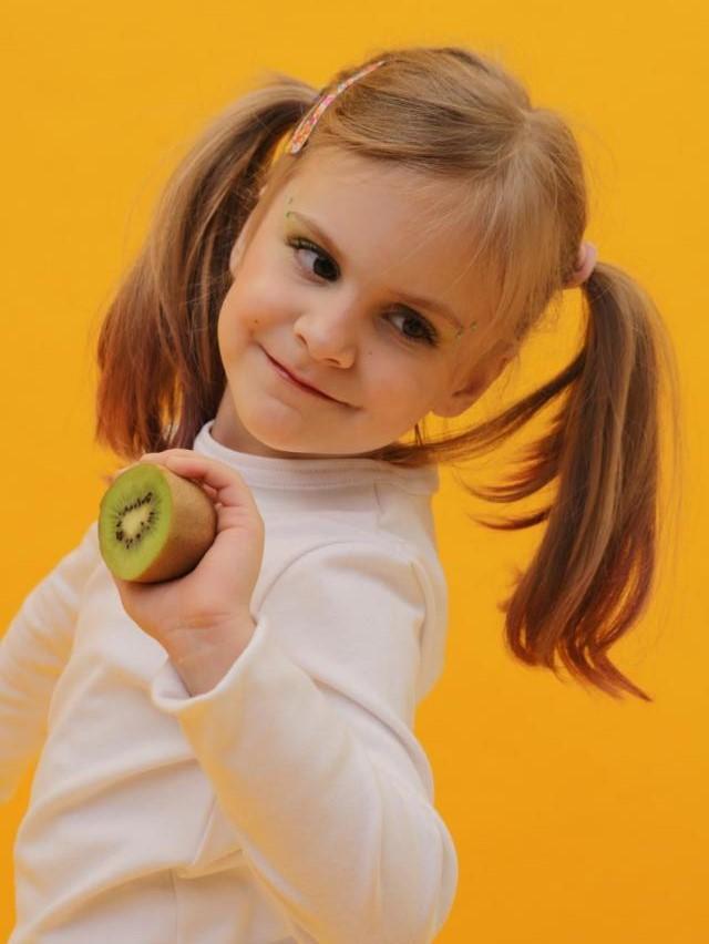 Кофта для дитини біла